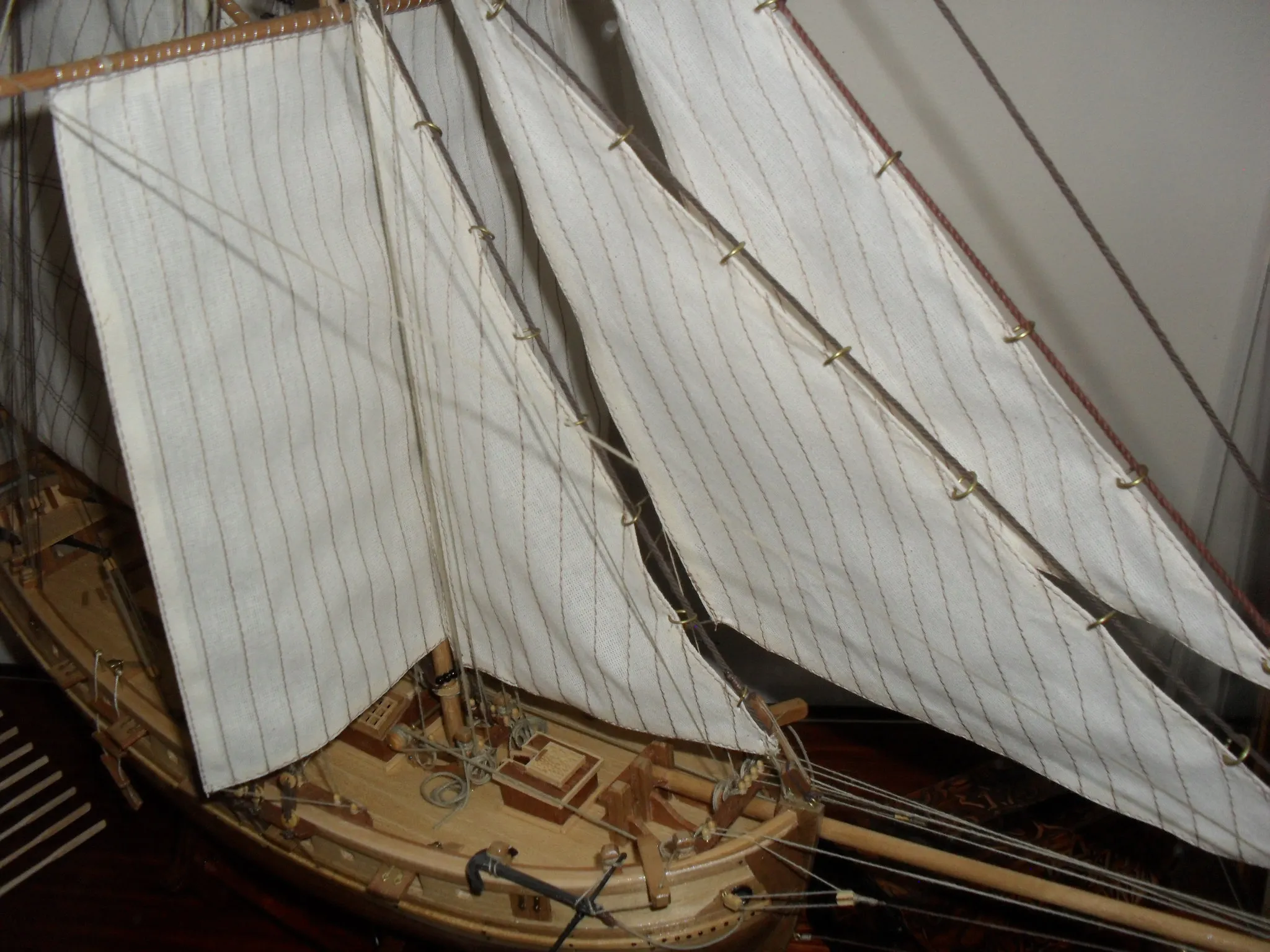 Le Renard: Deck and sails