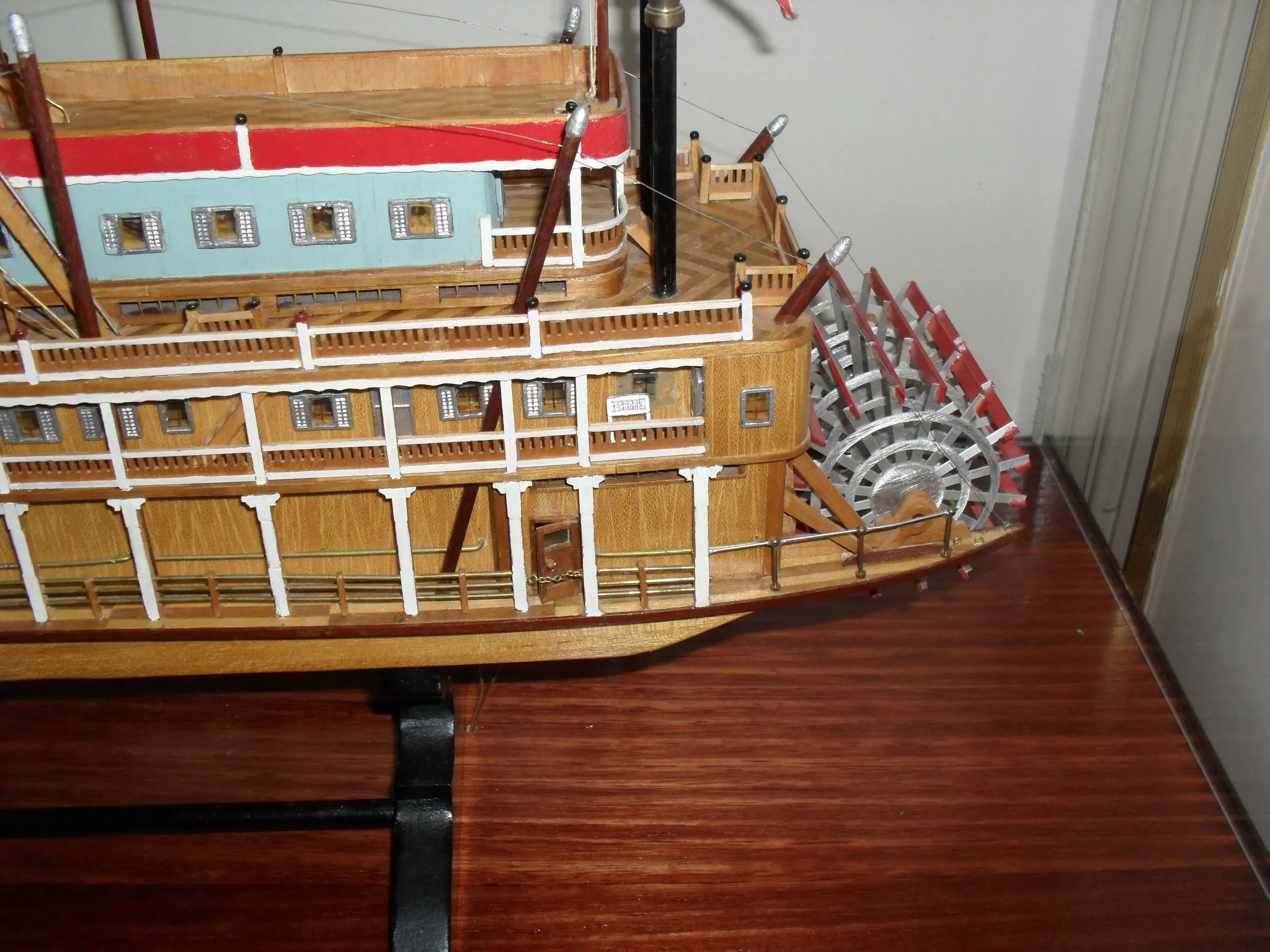 King of Mississippi: Paddle wheel