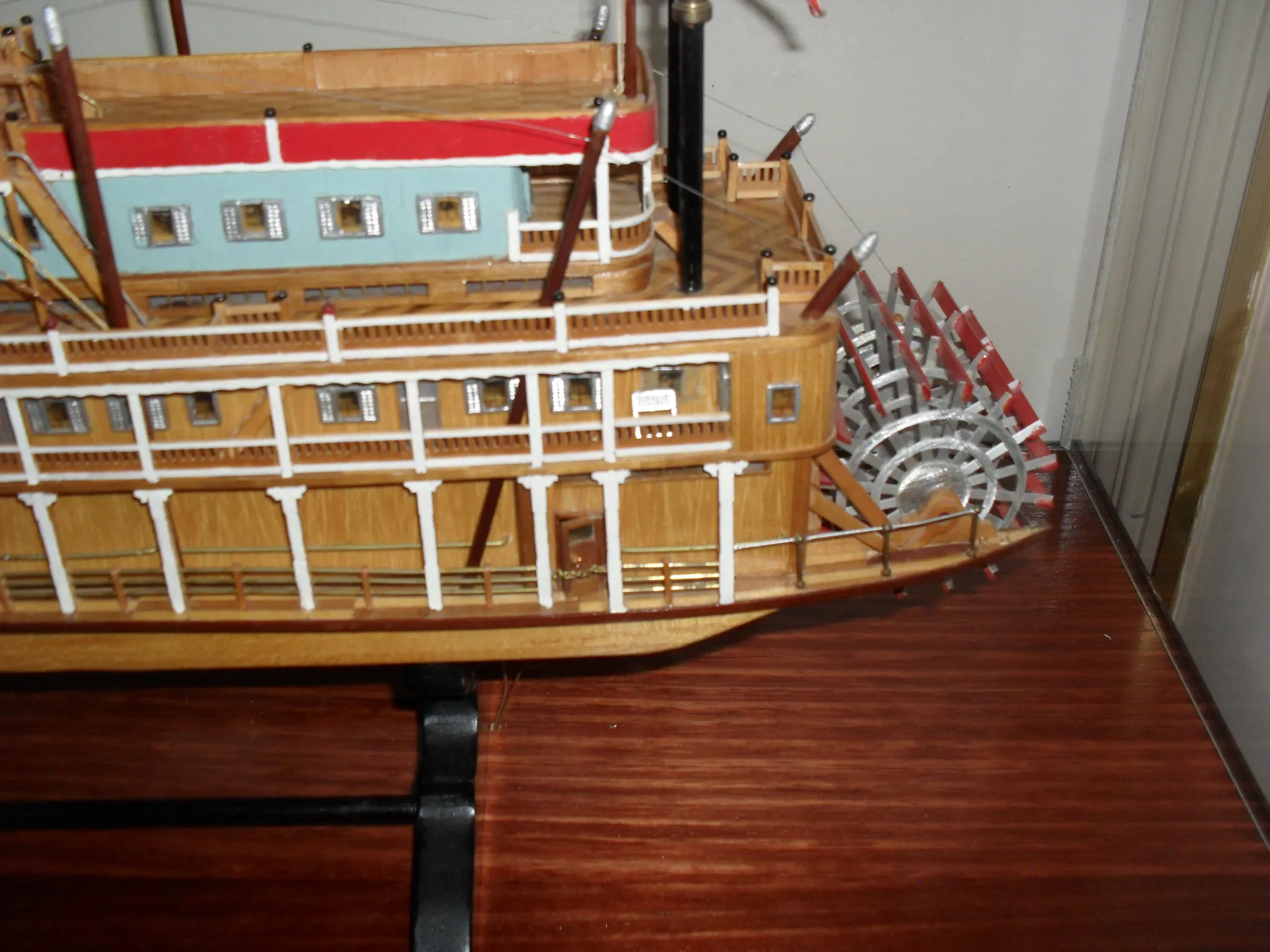 King of Mississippi: Paddle wheel