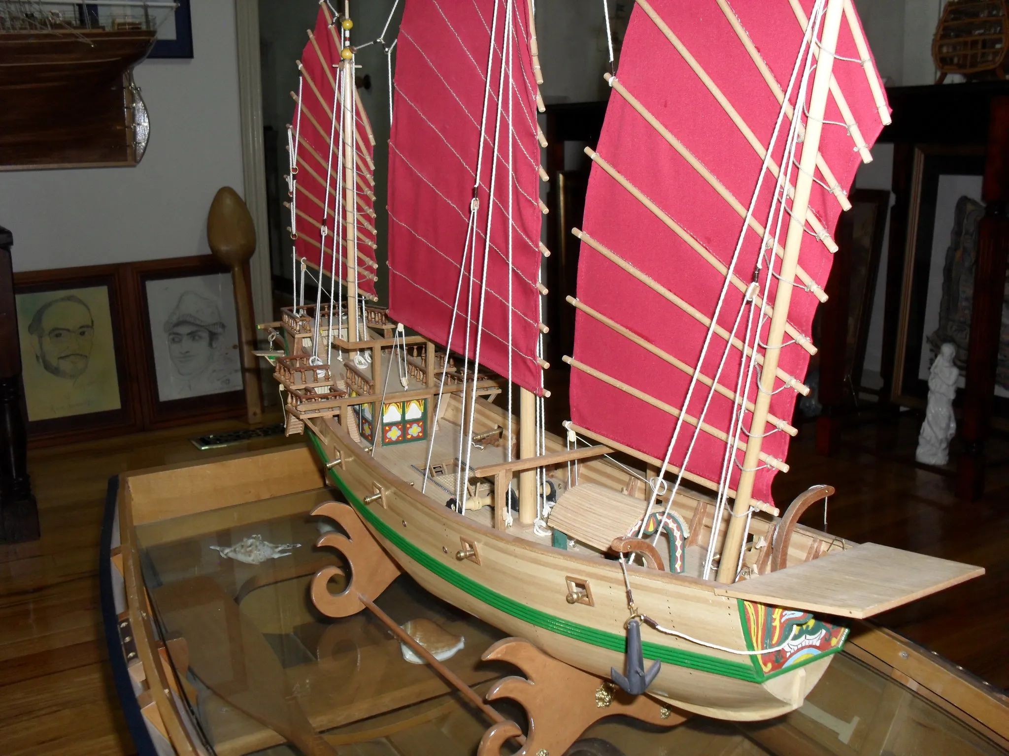 The Chinese Junk: Three quarter view