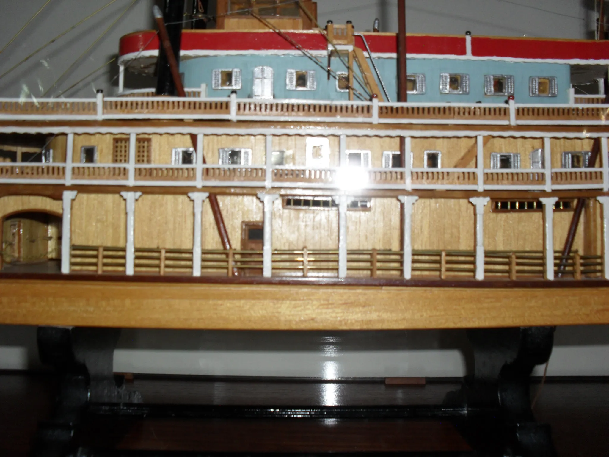 King of Mississippi: Main deck