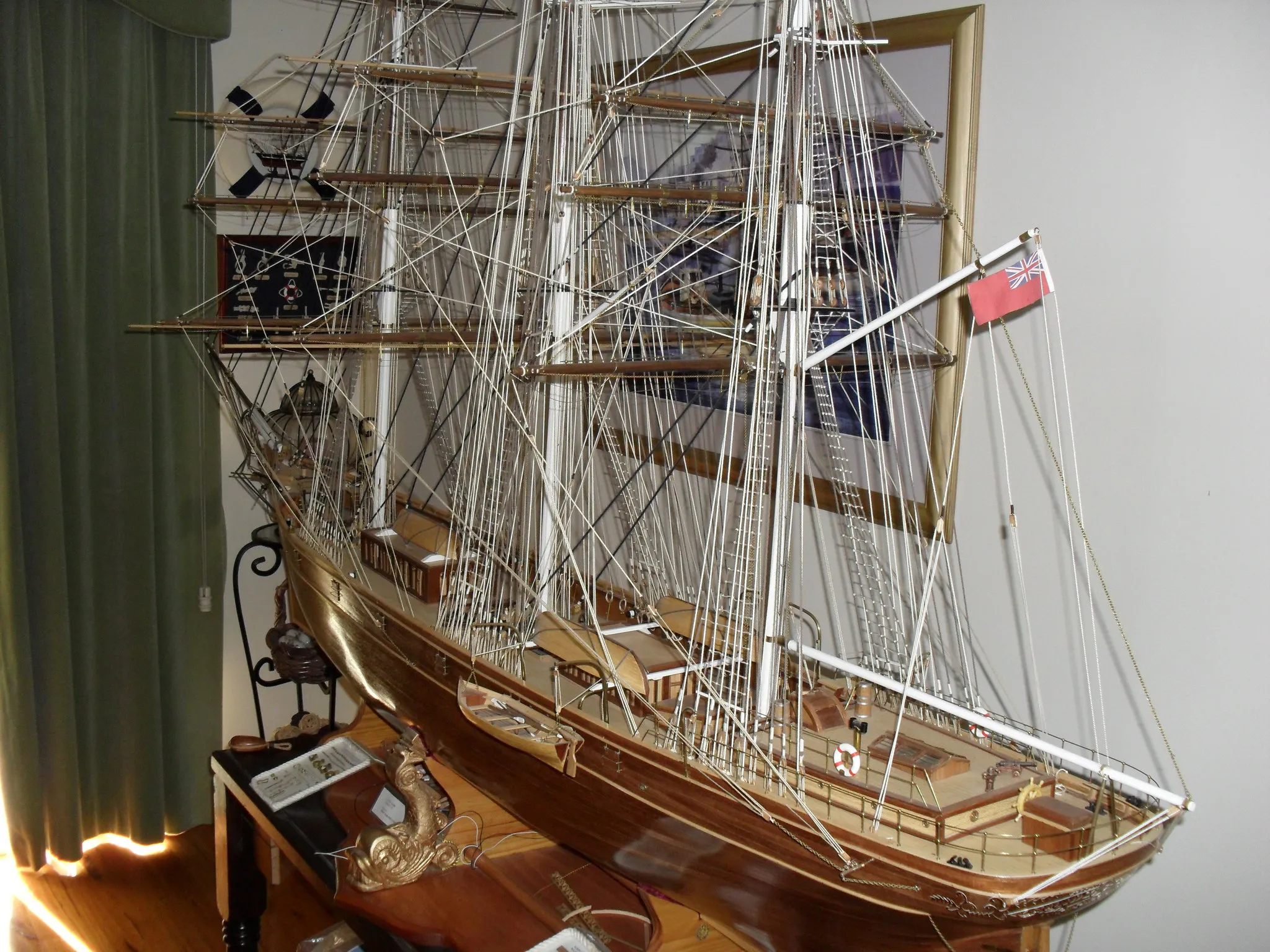 The Cutty Sark: Three quarter view